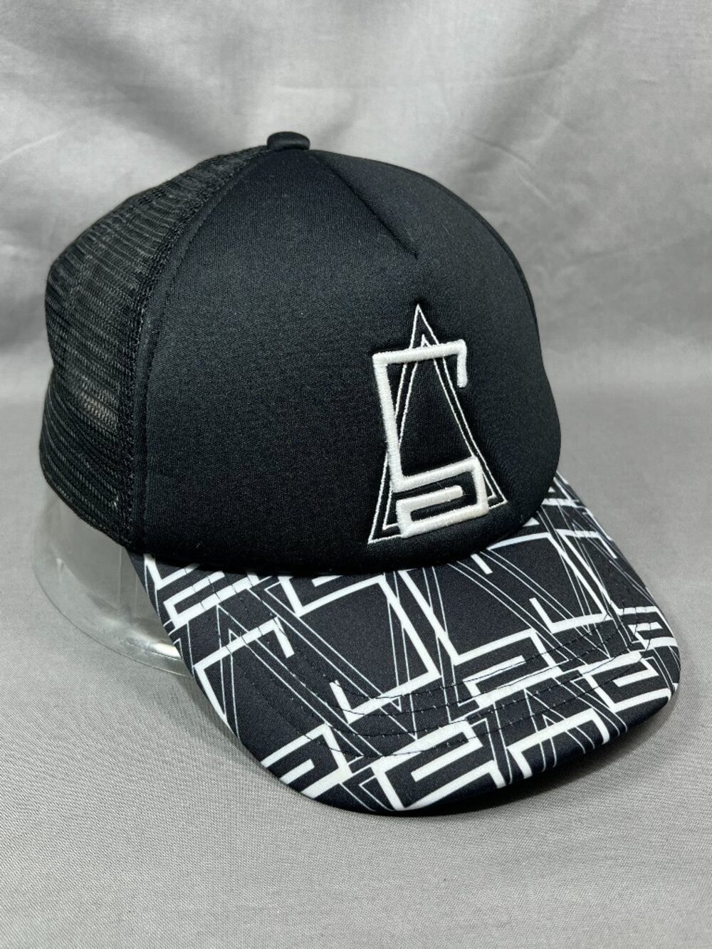 Scorpion Attire Trucker Hat Adjustable White Black Mesh Foam Snapback Adult Cap